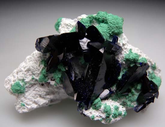 Azurite, Malachite on Dickite from Volborthite Pocket, Milpillas Mine, Cuitaca, Sonora, Mexico [db_pics/pics/b289b.jpg]