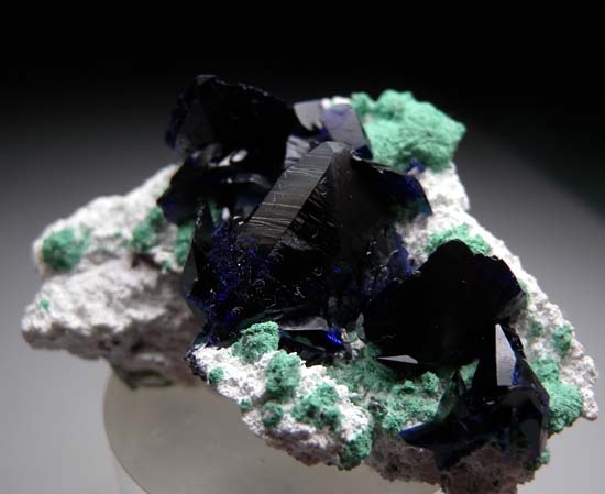 Azurite, Malachite on Dickite from Volborthite Pocket, Milpillas Mine, Cuitaca, Sonora, Mexico [db_pics/pics/b289c.jpg]