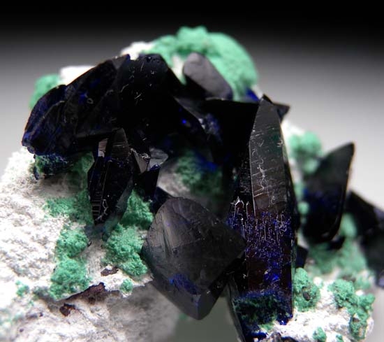Azurite, Malachite on Dickite from Volborthite Pocket, Milpillas Mine, Cuitaca, Sonora, Mexico [db_pics/pics/b289d.jpg]