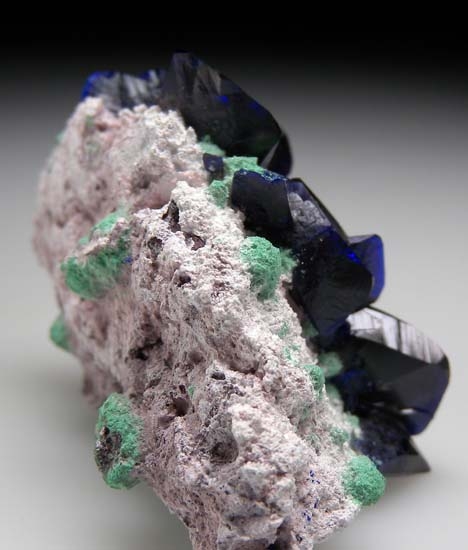 Azurite, Malachite on Dickite from Volborthite Pocket, Milpillas Mine, Cuitaca, Sonora, Mexico [db_pics/pics/b291b.jpg]