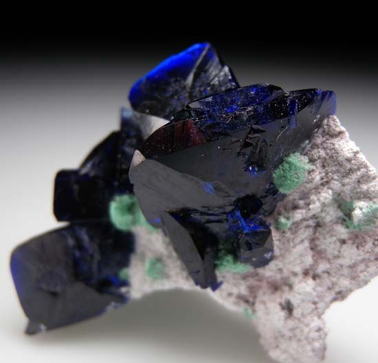 Azurite, Malachite on Dickite from Volborthite Pocket, Milpillas Mine, Cuitaca, Sonora, Mexico [db_pics/pics/b291c.jpg]