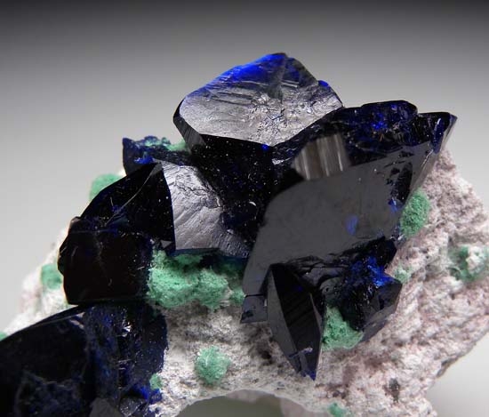 Azurite, Malachite on Dickite from Volborthite Pocket, Milpillas Mine, Cuitaca, Sonora, Mexico [db_pics/pics/b291d.jpg]