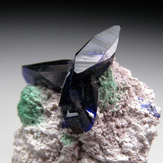 Azurite, Malachite on Dickite from Volborthite Pocket, Milpillas Mine, Cuitaca, Sonora, Mexico [db_pics/pics/b293b.jpg]
