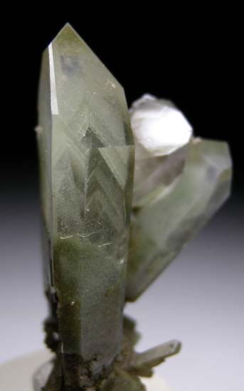 Chlorite in Quartz from Kharan, Balochistan, Pakistan [db_pics/pics/b482b.jpg]
