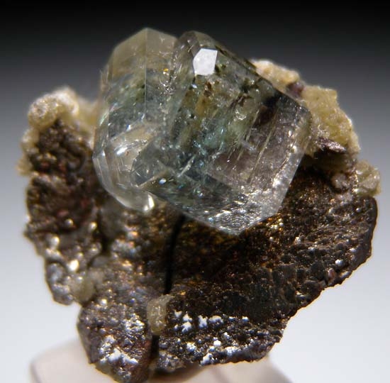 Apatite on Arsenopyrite from Panasquiera, Castelo Branco, Portugal [db_pics/pics/b535a.jpg]