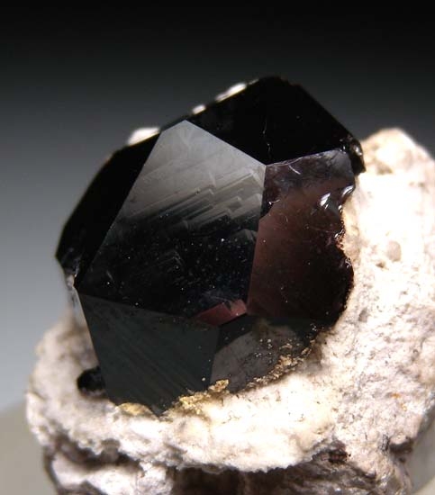 Spessartine from Lion Springs, Aquarious Mountains, Mohave Co., Arizona [db_pics/pics/b614b.jpg]