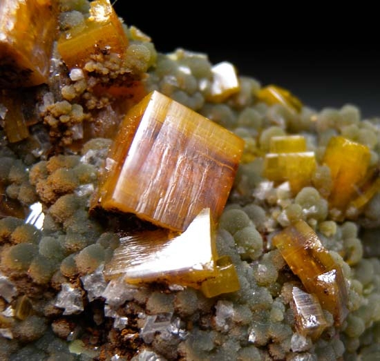 Wulfenite, Mimetite from Mina Oujela, Mapimi, Durango, Mexico [db_pics/pics/b734c.jpg]