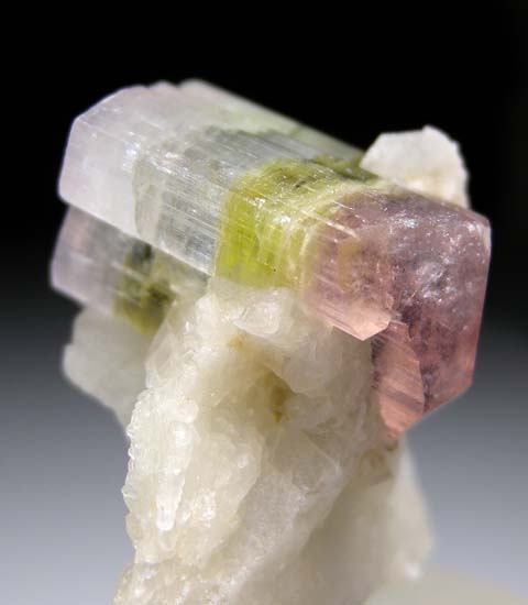 Elbaite on Albite from Stak Nala, Skardu District, Pakistan [db_pics/pics/b750a.jpg]