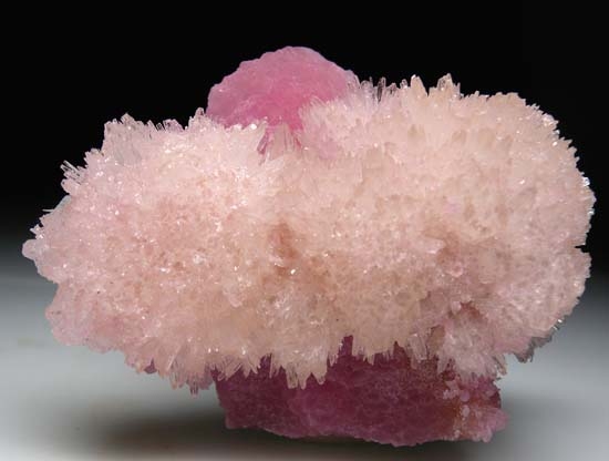 Calcite on Aragonite from Liupanshui Prefecture, Guizhou Province, China [db_pics/pics/b755a.jpg]
