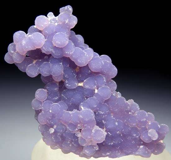 Chalcedony from Mamuju area, Sulawesi Barat Prov., Sulawesi Island, Indonesia [db_pics/pics/b800a.jpg]