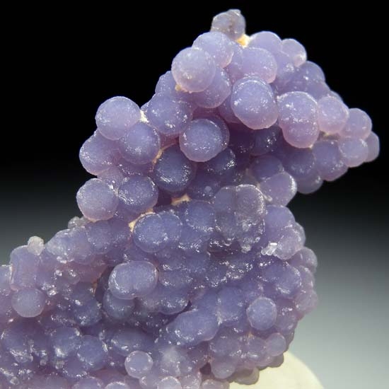 Chalcedony from Mamuju area, Sulawesi Barat Prov., Sulawesi Island, Indonesia [db_pics/pics/b800b.jpg]