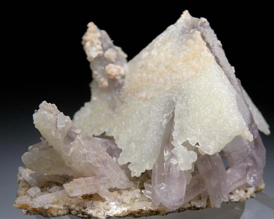 Fluorite casts on Amethyst from Southern Africa [db_pics/pics/b814a.jpg]