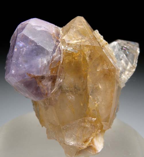 Apatite on Quartz from Pech, Afghanistan [db_pics/pics/b817a.jpg]