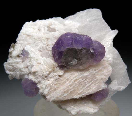 Apatite from Kunar Prov., Afghanistan [db_pics/pics/b848a.jpg]