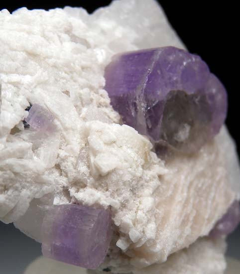 Apatite from Kunar Prov., Afghanistan [db_pics/pics/b848b.jpg]