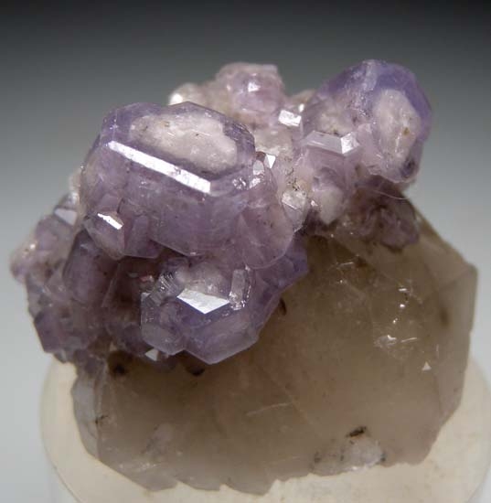 Apatite on Quartz from Kunar Prov., Afghanistan [db_pics/pics/b849a.jpg]