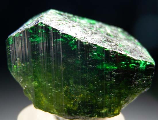 Chrome Tourmaline from Landanai, Tanzania [db_pics/pics/b853a.jpg]
