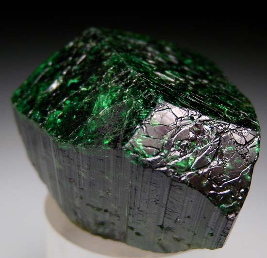 Chrome Tourmaline from Landanai, Tanzania [db_pics/pics/b853b.jpg]