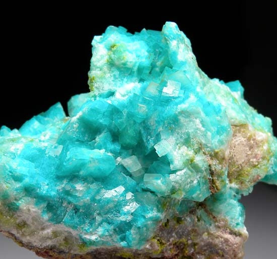 Calcite with Dioptase inclusions from Tsumeb, Namibia [db_pics/pics/b895b.jpg]