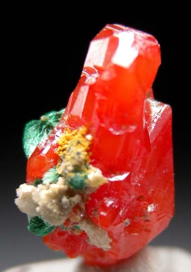 Chalcotrichite included Cerussite with Malachite from Tsumeb, Namibia [db_pics/pics/b898b.jpg]