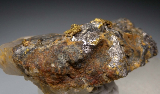 Gold from Homestake Mine, Lead, Lawrence Co., South Dakota, USA [db_pics/pics/b958b.jpg]