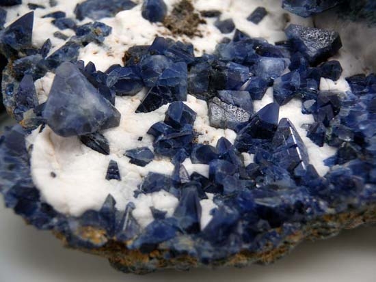 Benitoite from Gem Mine, San Benito Co., California, USA [db_pics/pics/ben1f.jpg]