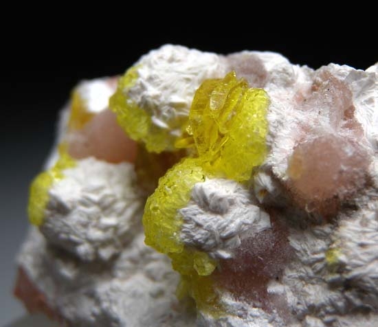 Jouravskite with Xonotlite from N'Chwanning III Mine, Kuruman, South Africa [db_pics/pics/c224b.jpg]