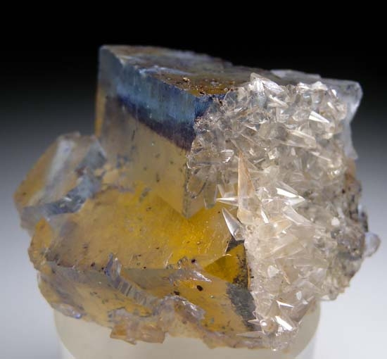 Calcite on Fluorite from Cave-in-Rock, Hardin Co., Illinois, USA [db_pics/pics/c299b.jpg]