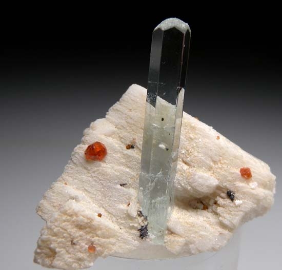 Aquamarine with Spessartine from Shigar Valley, Skardu, Pakistan [db_pics/pics/c364c.jpg]