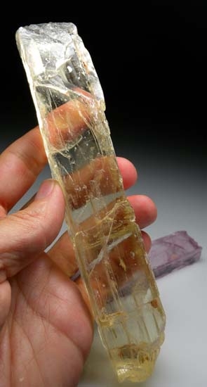 Kunzite from Minas Gerais, Brazil [db_pics/pics/c376d.jpg]