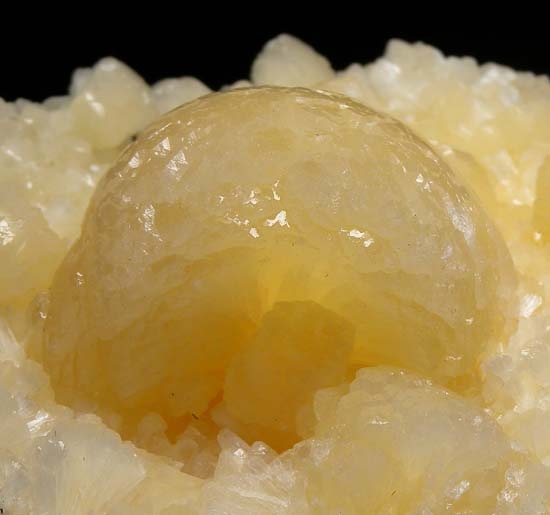 Stellerite from Aurangabad Quarry, Maharashtra, India [db_pics/pics/c387c.jpg]