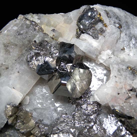 Carrollite with Chalcopyrite from Kamoya South Mine, Katanga, Congo (DRC) [db_pics/pics/c392c.jpg]