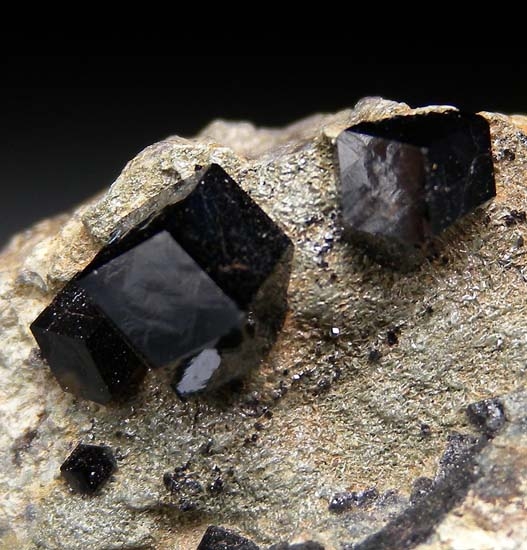 Andradite var. Melanite from San Benito Co., California, USA [db_pics/pics/c402c.jpg]