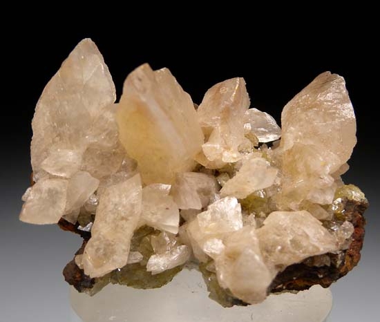 Adamite with Calcite from Mina Ojuela, Mapimi, Durango, Mexico [db_pics/pics/c403b.jpg]