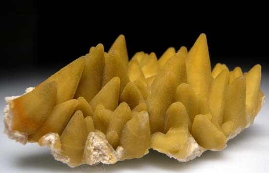 Smithsonite after Calcite from San Antonio Mine, Santa Eulalia, Chihuahua, Mexico [db_pics/pics/c406b.jpg]