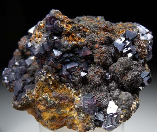 Cuprite with Delafossite from Bisbee, Cochise Co., Arizona, USA [db_pics/pics/c410d.jpg]