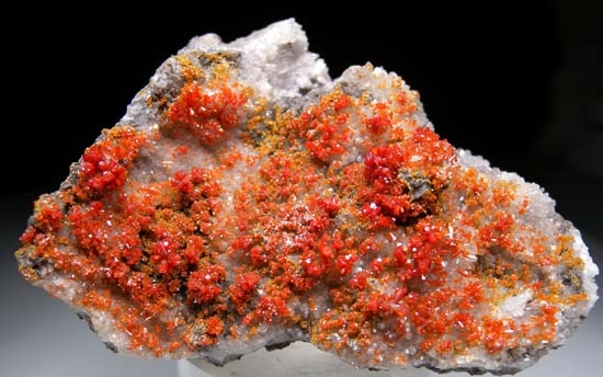 Vanadinite from Melissa Mine, La Paz Co., Arizona, USA [db_pics/pics/c420a.jpg]