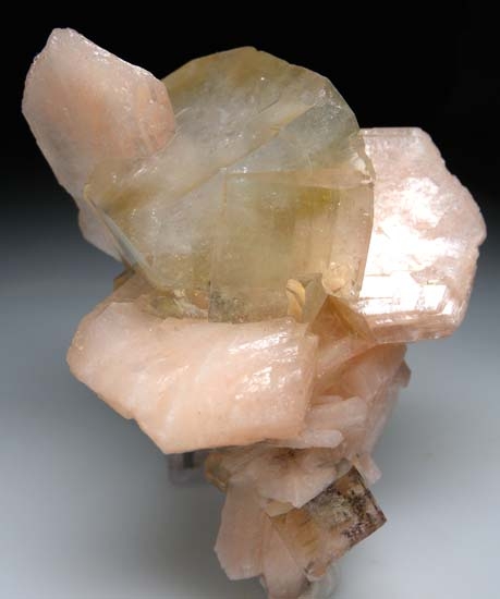 Apophyllite with Stilbite from Maharashtra State, India [db_pics/pics/c455b.jpg]