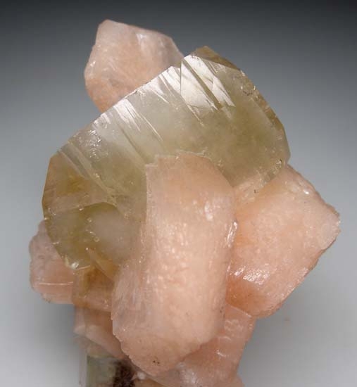 Apophyllite with Stilbite from Maharashtra State, India [db_pics/pics/c455c.jpg]