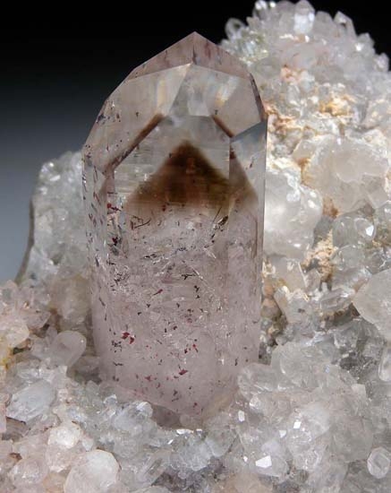 Quartz from Goboboseb Mtns., Brandberg Region, Namibia [db_pics/pics/c456e.jpg]