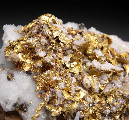 Gold from Kisbanya, Transylvania, Romania [db_pics/pics/c457c.jpg]