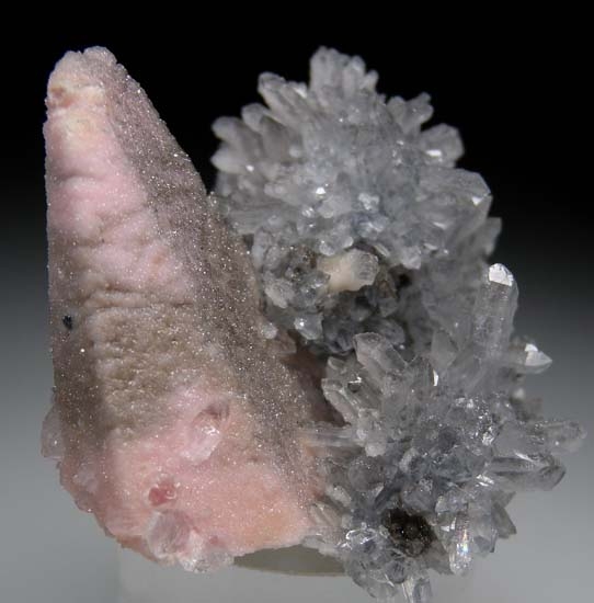 Mangano Calcite with Quartz from Casapalca Mine, Lima Department, Peru [db_pics/pics/c474a.jpg]