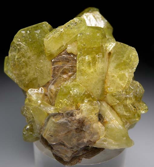 Brazilianite with Muscovite from LinÃ³polis, Divino das Laranjeiras, Minas Gerais, Brazil [db_pics/pics/c503d.jpg]