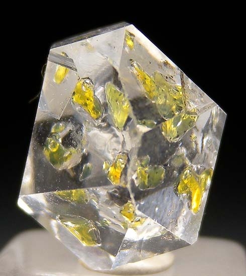 Quartz with petroleum from Zhob, Belochistan, Pakistan [db_pics/pics/c563b.jpg]