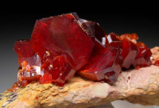 Vanandinite from Mibladen, Morocco [db_pics/pics/c603c.jpg]