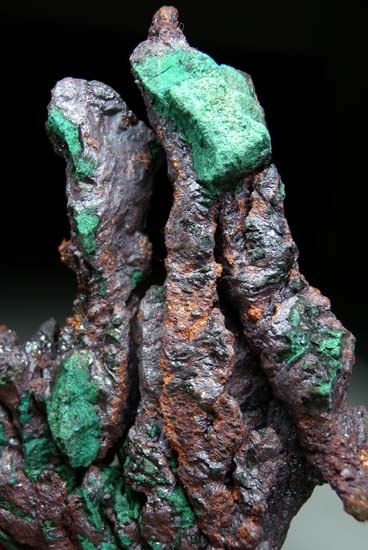 Cuprite on Copper from Mashamba West Mine, Katanga, Congo (DRC) [db_pics/pics/c627c.jpg]