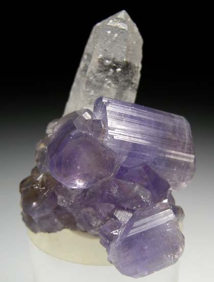 Apatite on Quartz from Panasquiera, Barroca Grande, Portugal [db_pics/pics/c650d.jpg]