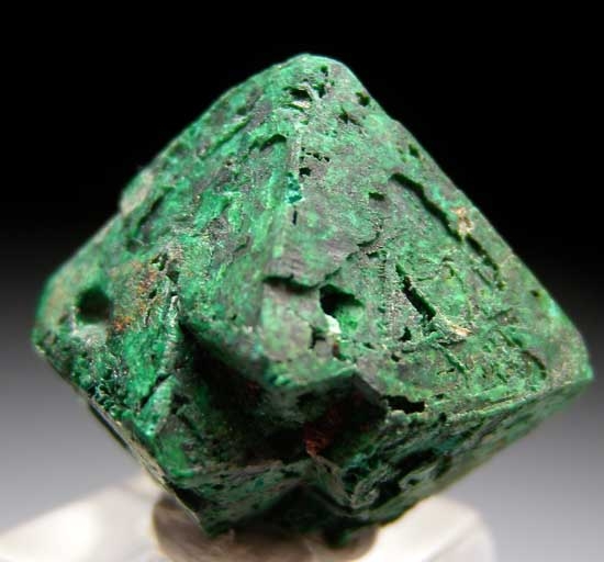 Malachite after Cuprite from Nchanga Mine, Chingola, Zambia [db_pics/pics/co106a.jpg]