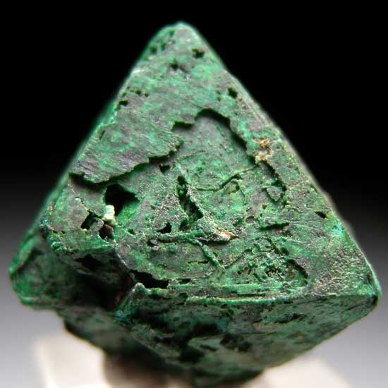 Malachite after Cuprite from Nchanga Mine, Chingola, Zambia [db_pics/pics/co106c.jpg]