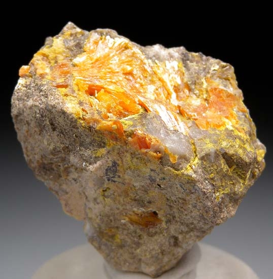 Tellurite from Bambolla Mine, Moctezuma, Sonora, Mexico [db_pics/pics/d101a.jpg]